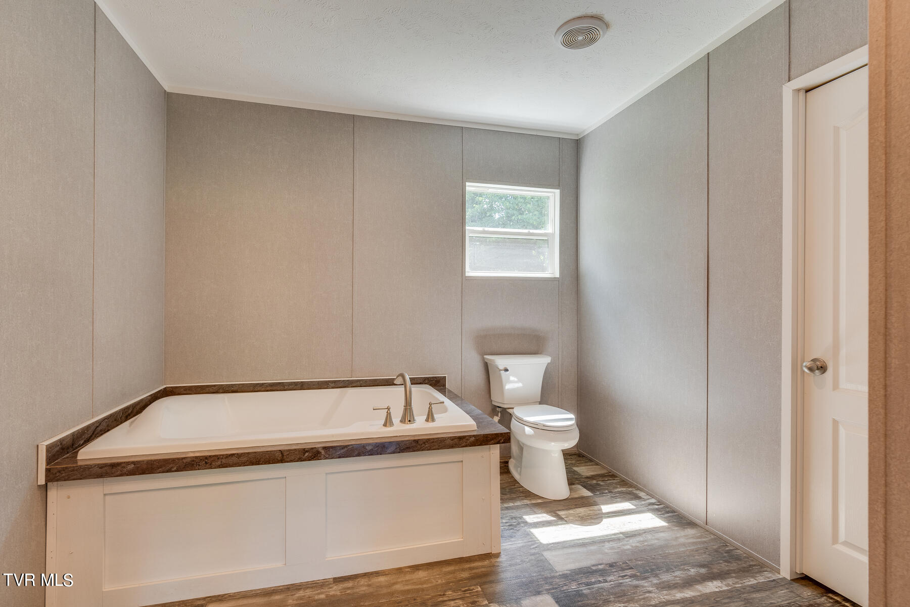 341 Haw Ridge Road Piney Flats, TN 37686 - Photo 24 of 68 017