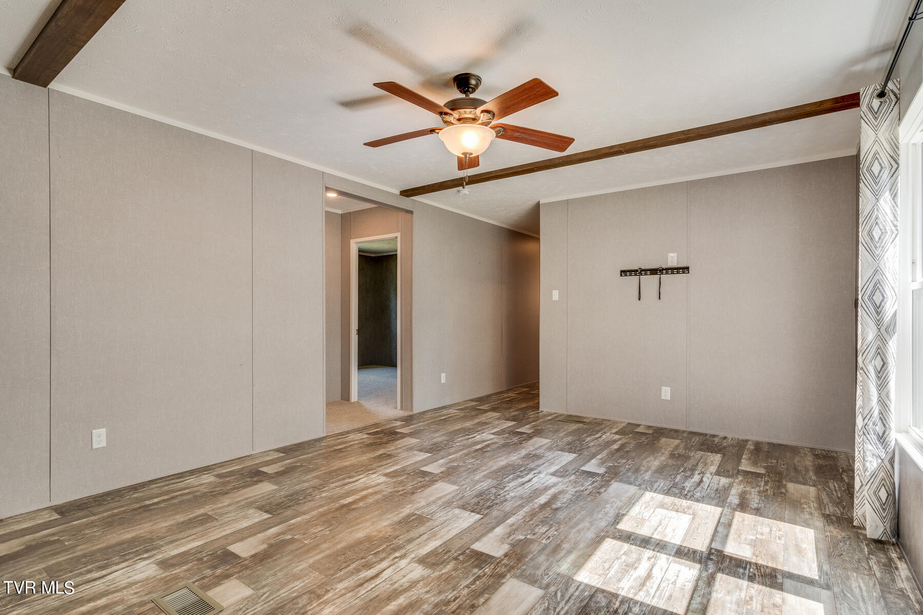 341 Haw Ridge Road Piney Flats, TN 37686 - Photo 27 of 68 020