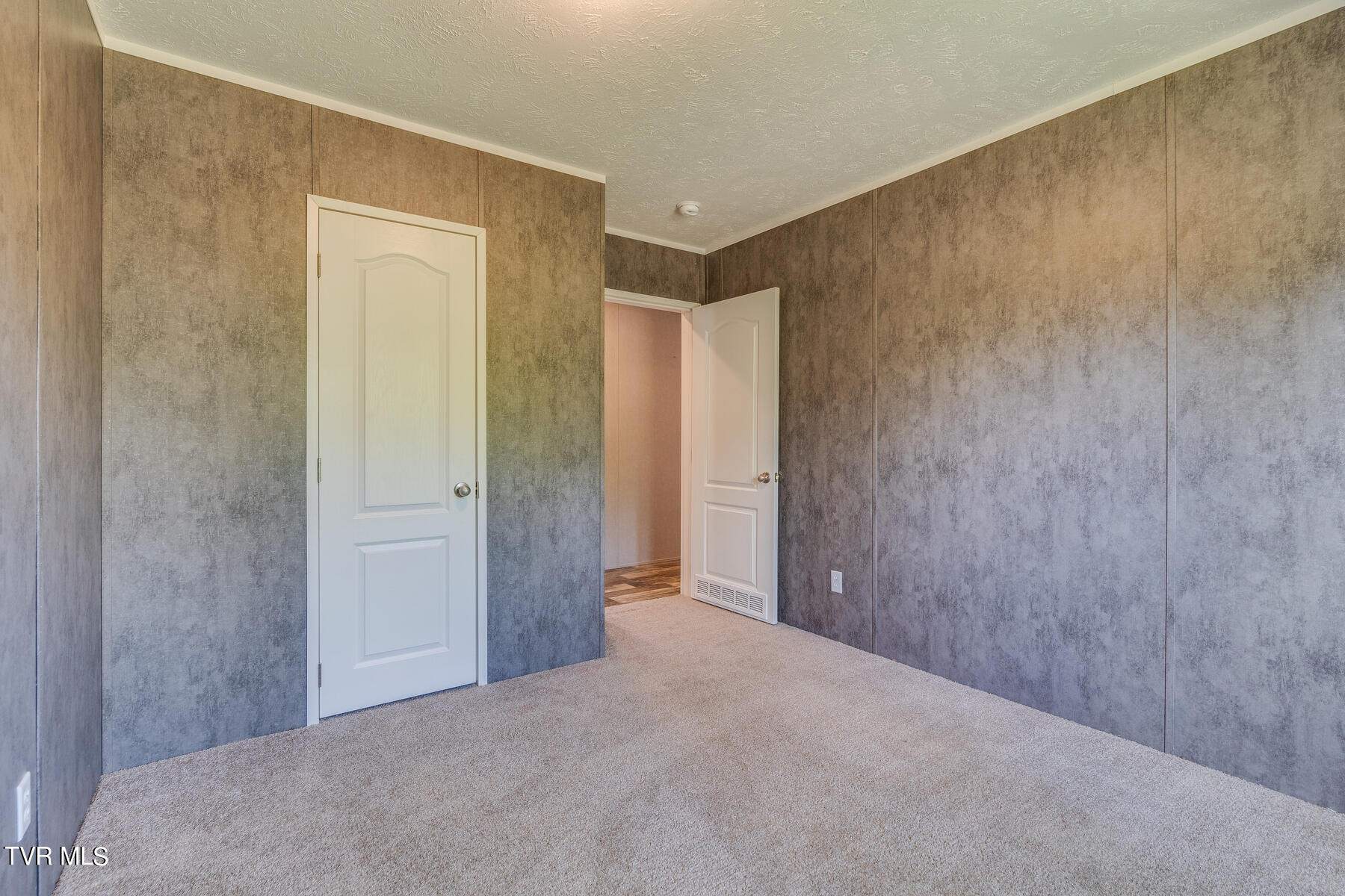 341 Haw Ridge Road Piney Flats, TN 37686 - Photo 37 of 68 030