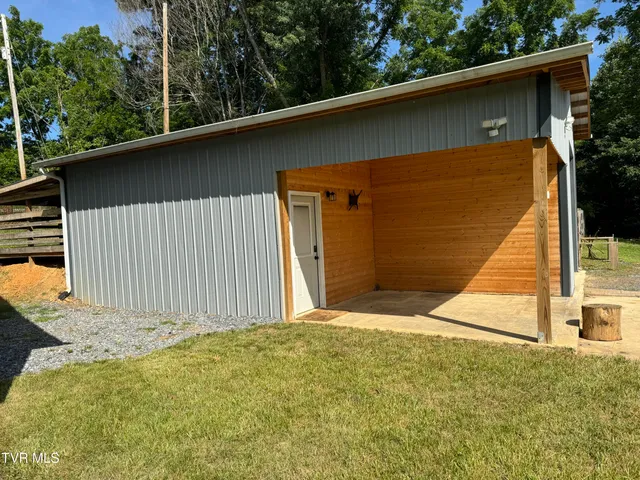 $1,049,000 | 341 Haw Ridge Road, Piney Flats, TN 37686