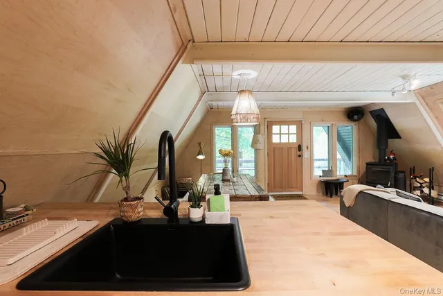 $750,000 | 161 Pine Hill Road, Shandaken, NY 12410