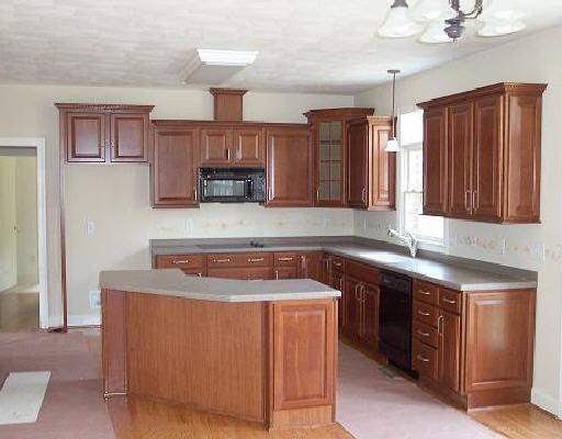 136 Diamond Road Salem, VA 24153 - Photo 3 of 5 Listing Photo