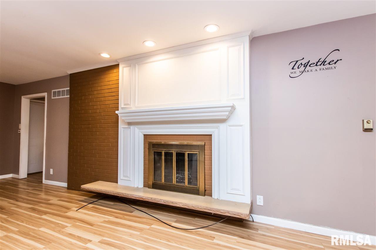 9338 North Pine Tree Road Peoria, IL 61615 - Photo 12 of 34