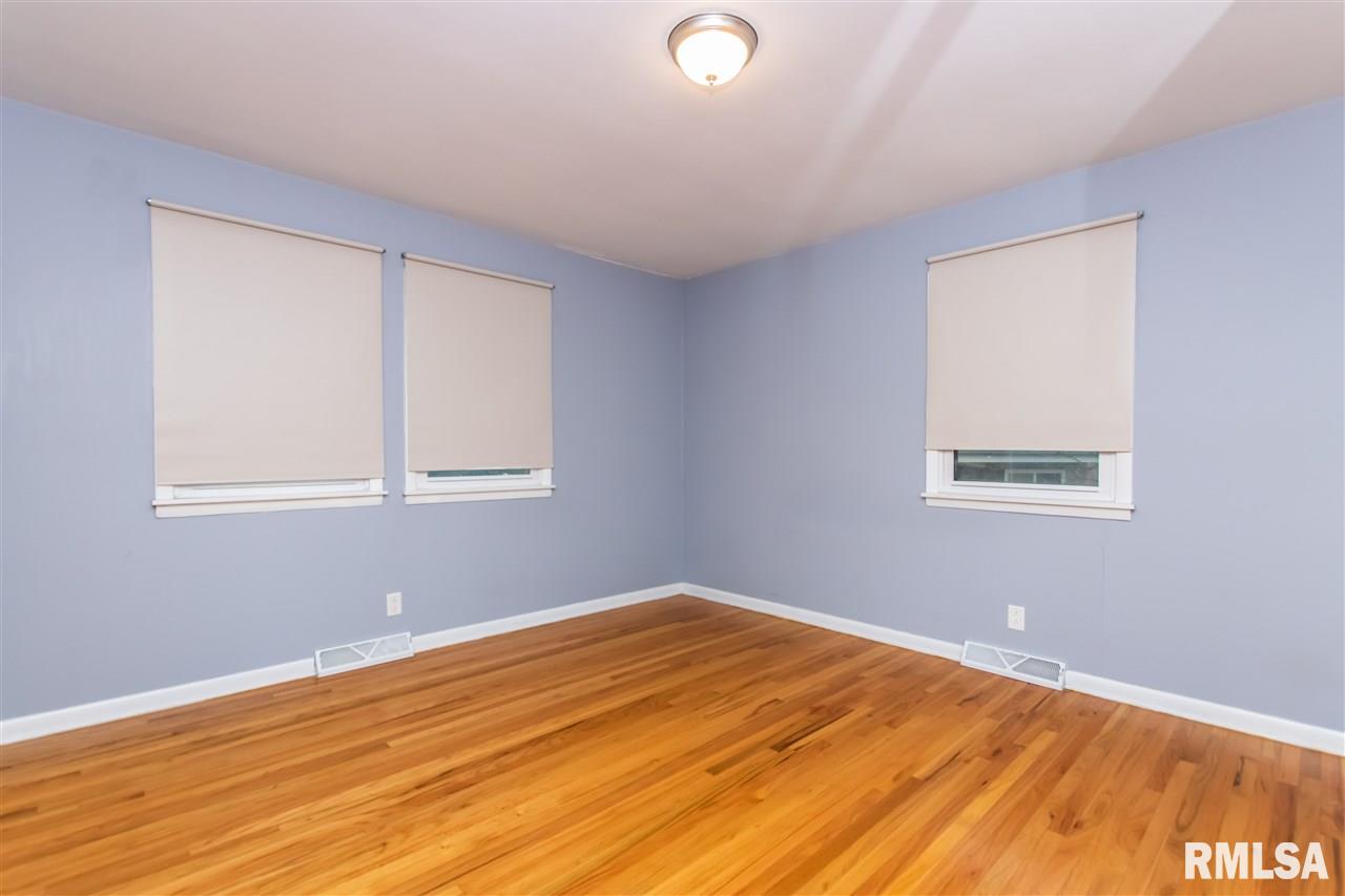 9338 North Pine Tree Road Peoria, IL 61615 - Photo 14 of 34