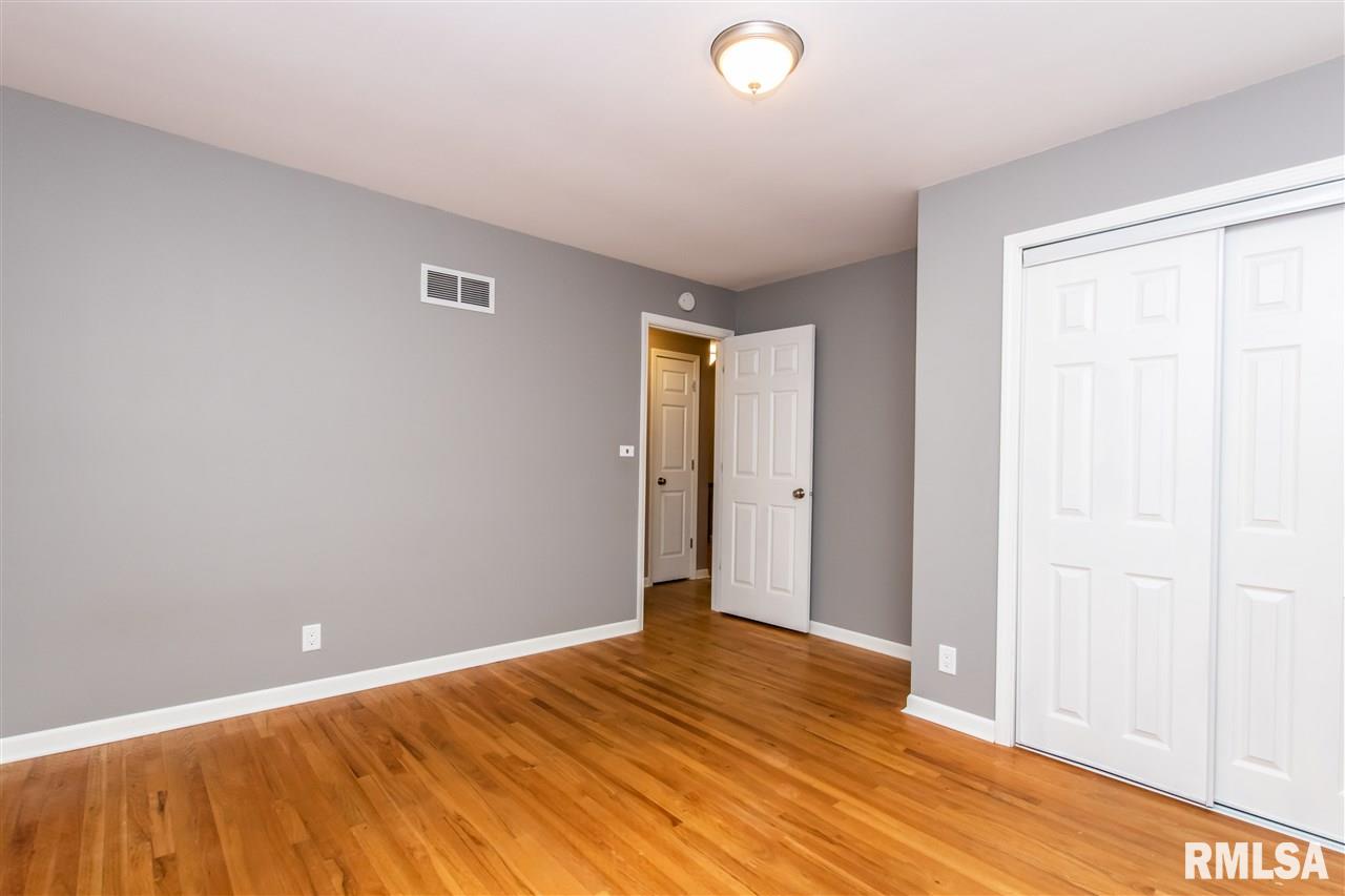 9338 North Pine Tree Road Peoria, IL 61615 - Photo 19 of 34