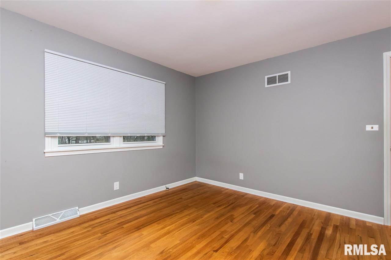 9338 North Pine Tree Road Peoria, IL 61615 - Photo 20 of 34