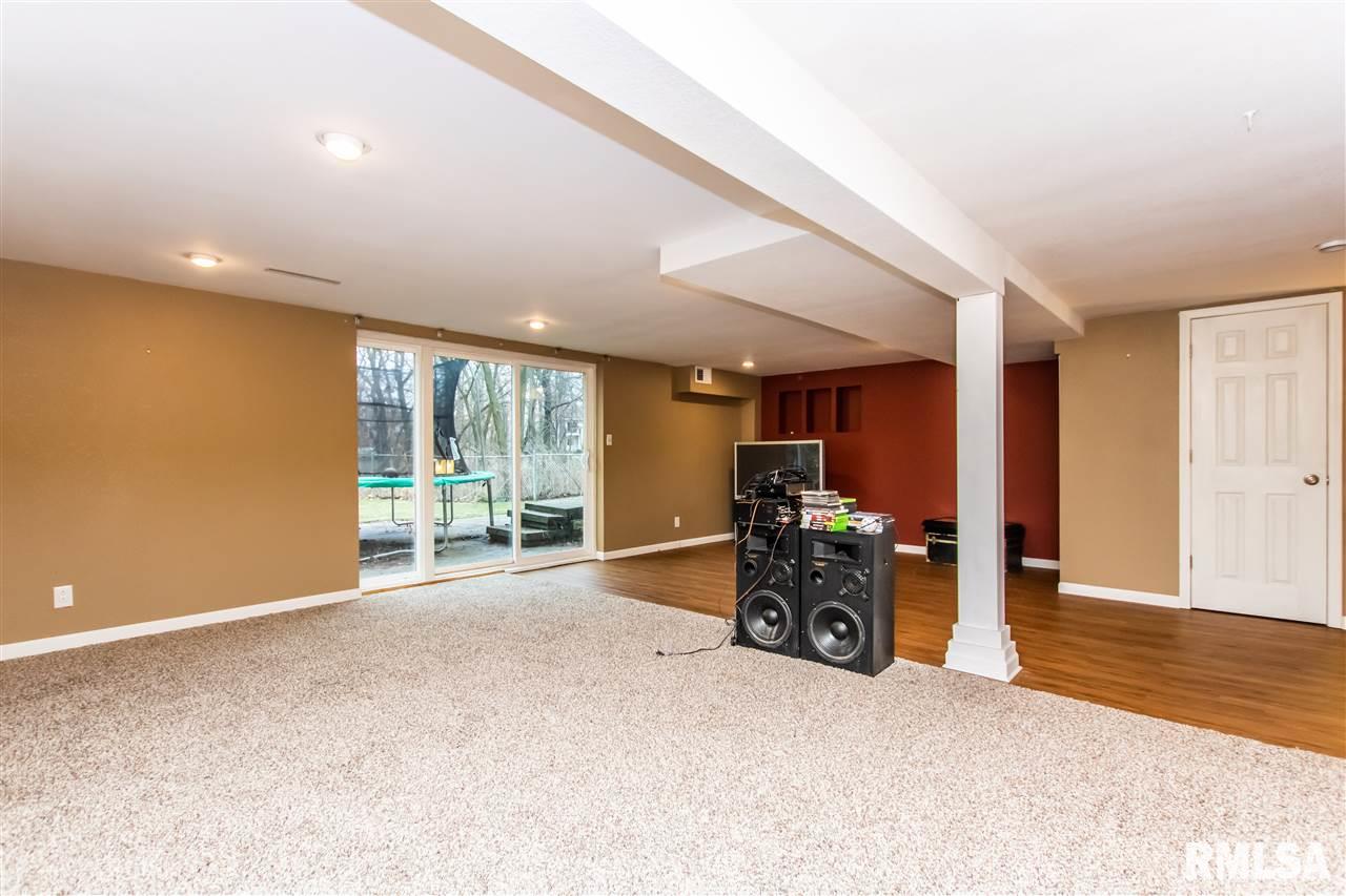 9338 North Pine Tree Road Peoria, IL 61615 - Photo 26 of 34
