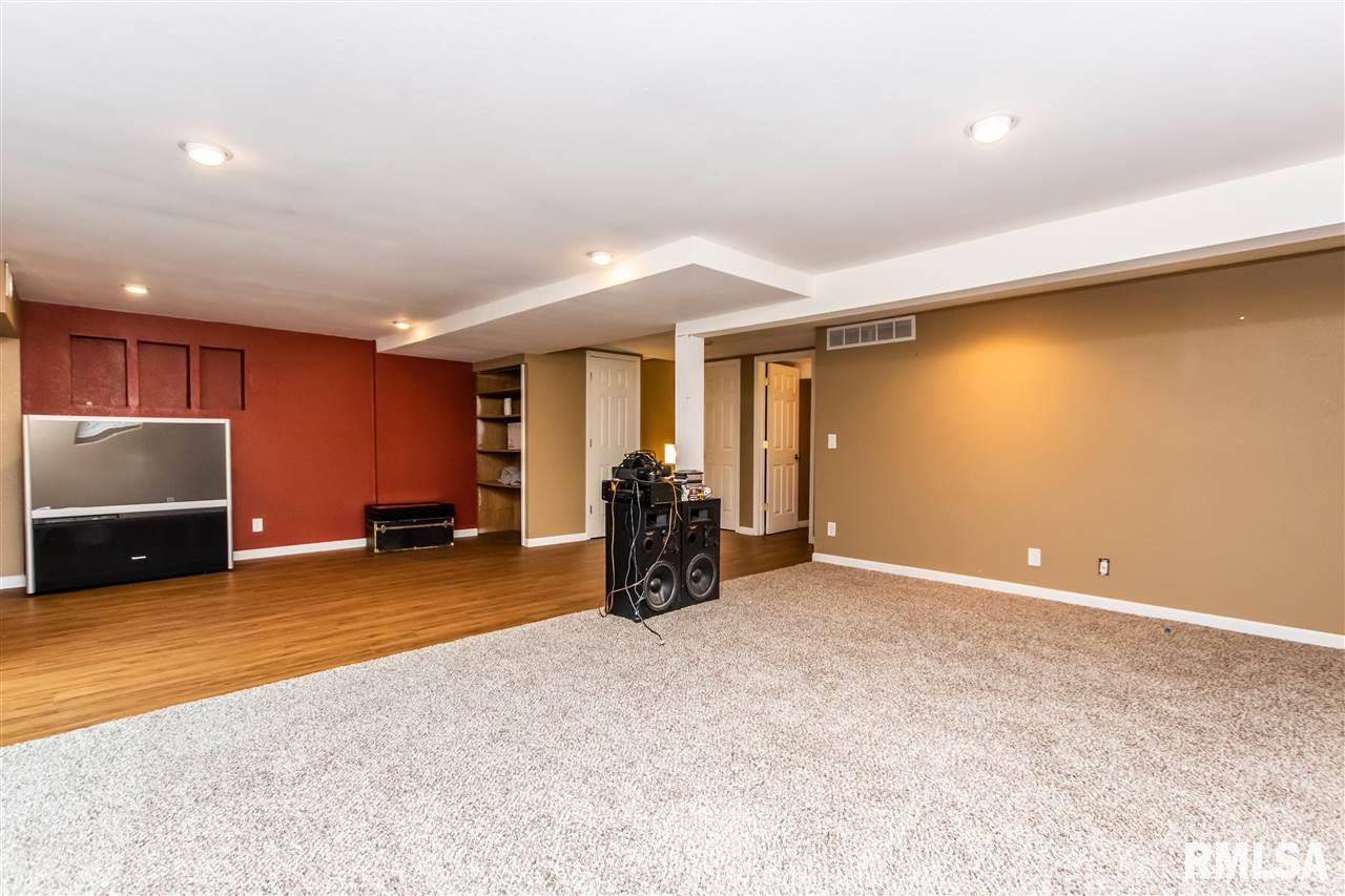 9338 North Pine Tree Road Peoria, IL 61615 - Photo 27 of 34