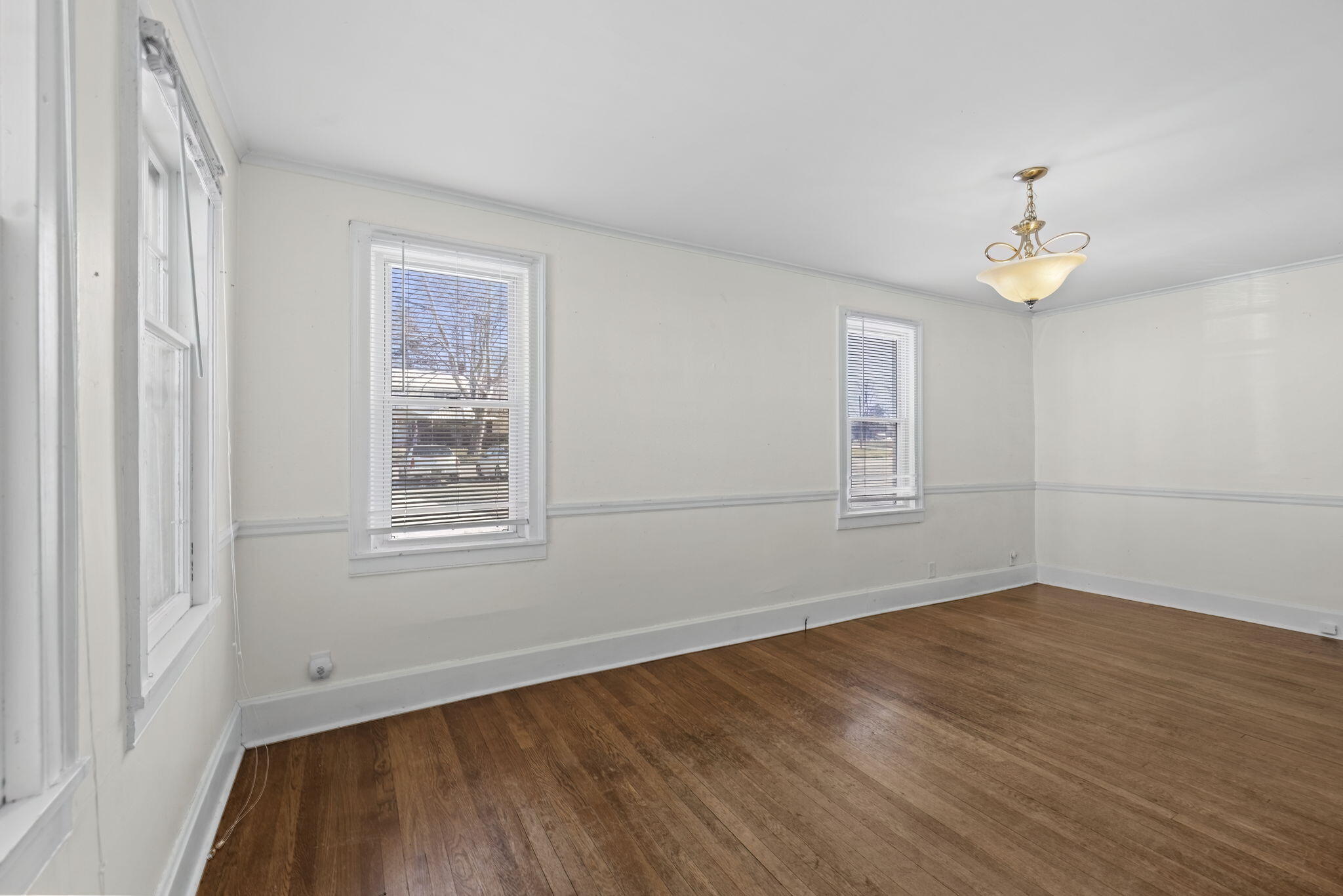 718 Regent Street Niles, MI 49120 - Photo 5 of 20 5-web-or-mls-AH6A2719DN