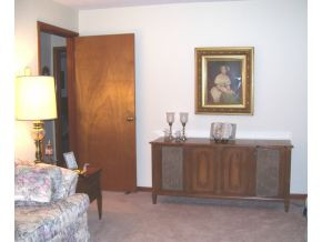 244 Cherokee Road Bristol, VA 24201 - Photo 10 of 12 SELLER SAYS HDWD UNDER CARPET