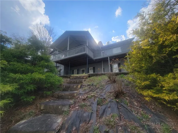 $479,500 | 488 Meadow View Road, Glade Valley, NC 28627