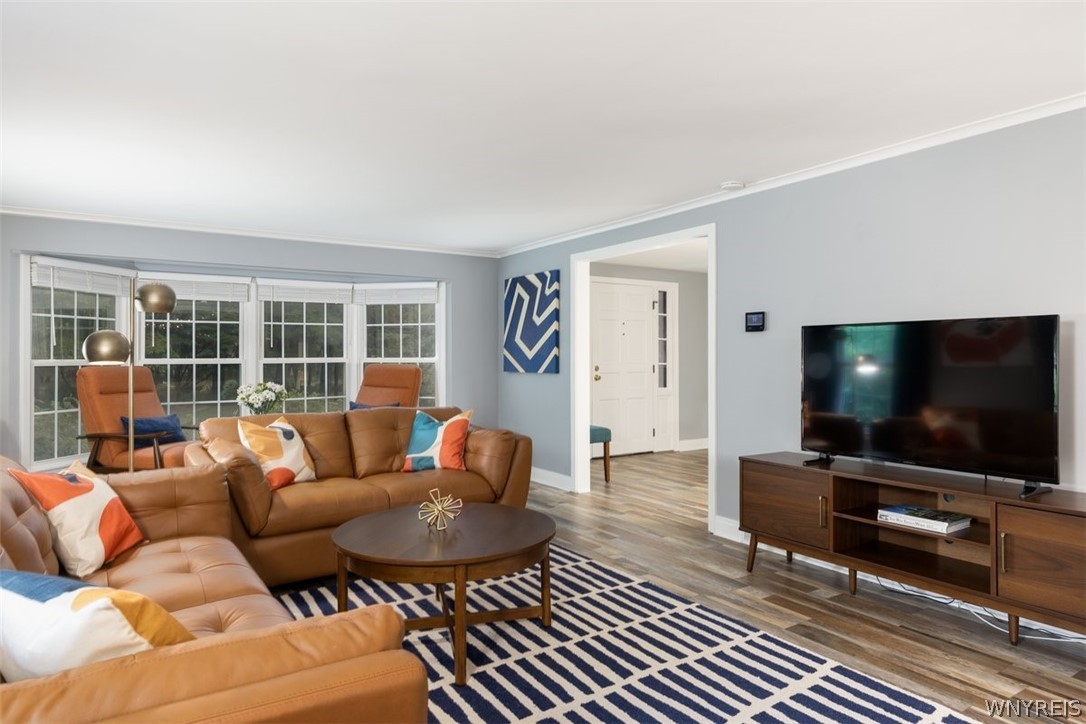 7217 Quaker Road Orchard Park, NY 14127 - Photo 3 of 25 Living Room