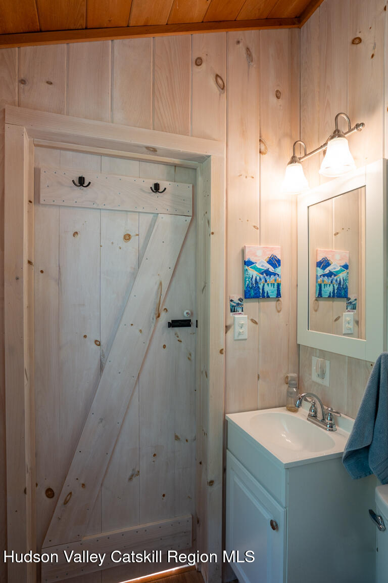 122 Tipple Road Ghent, NY 12534 - Photo 22 of 64 Guest Bath 2