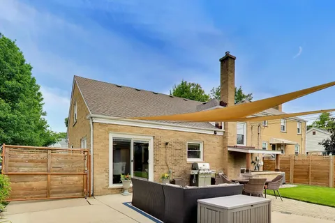 $699,000 | 836 South Ashland Avenue, La Grange, IL 60525