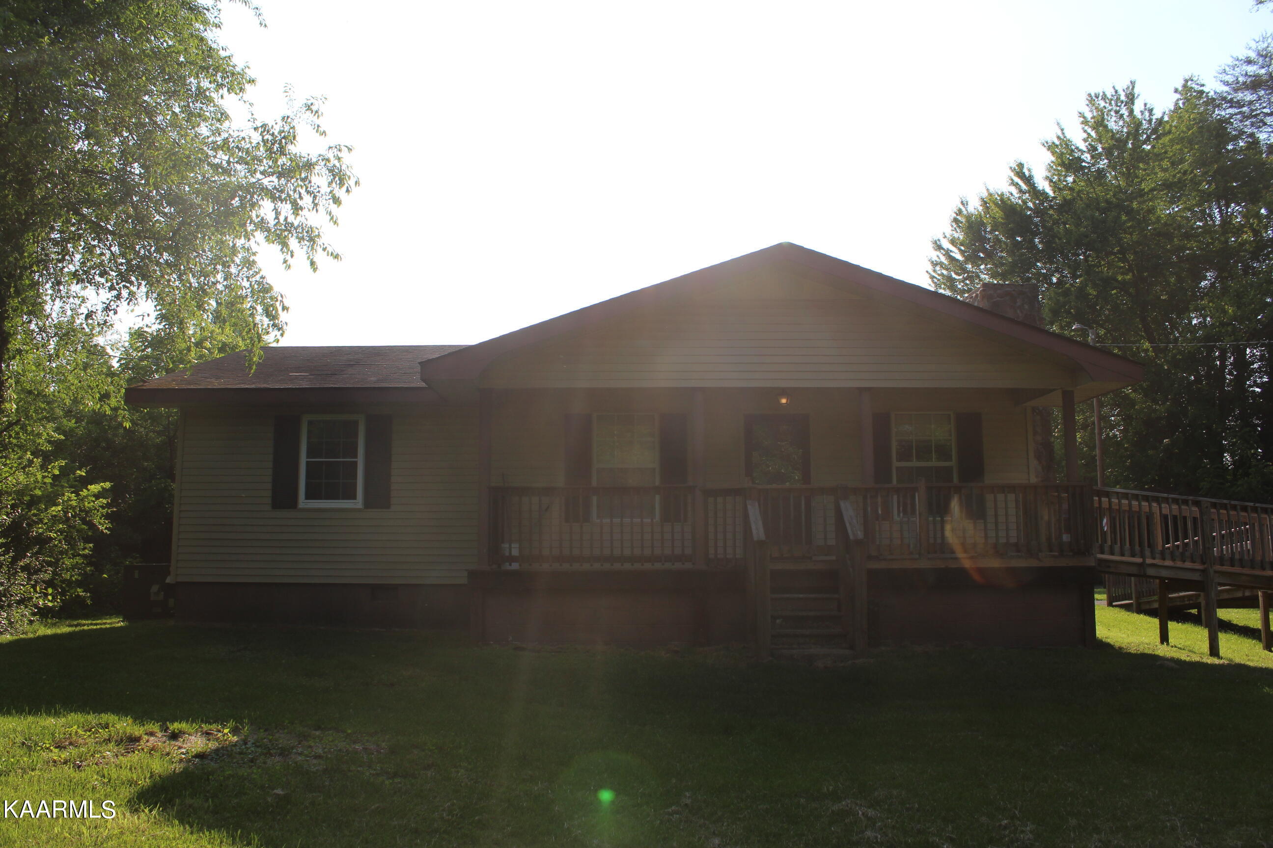 2212 Country Club Road Jamestown, TN 38556 - Photo 1 of 26 037