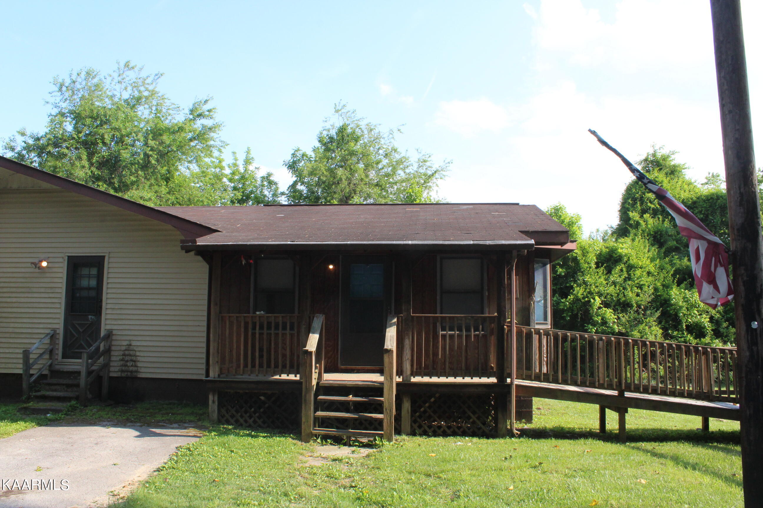 2212 Country Club Road Jamestown, TN 38556 - Photo 5 of 26 041