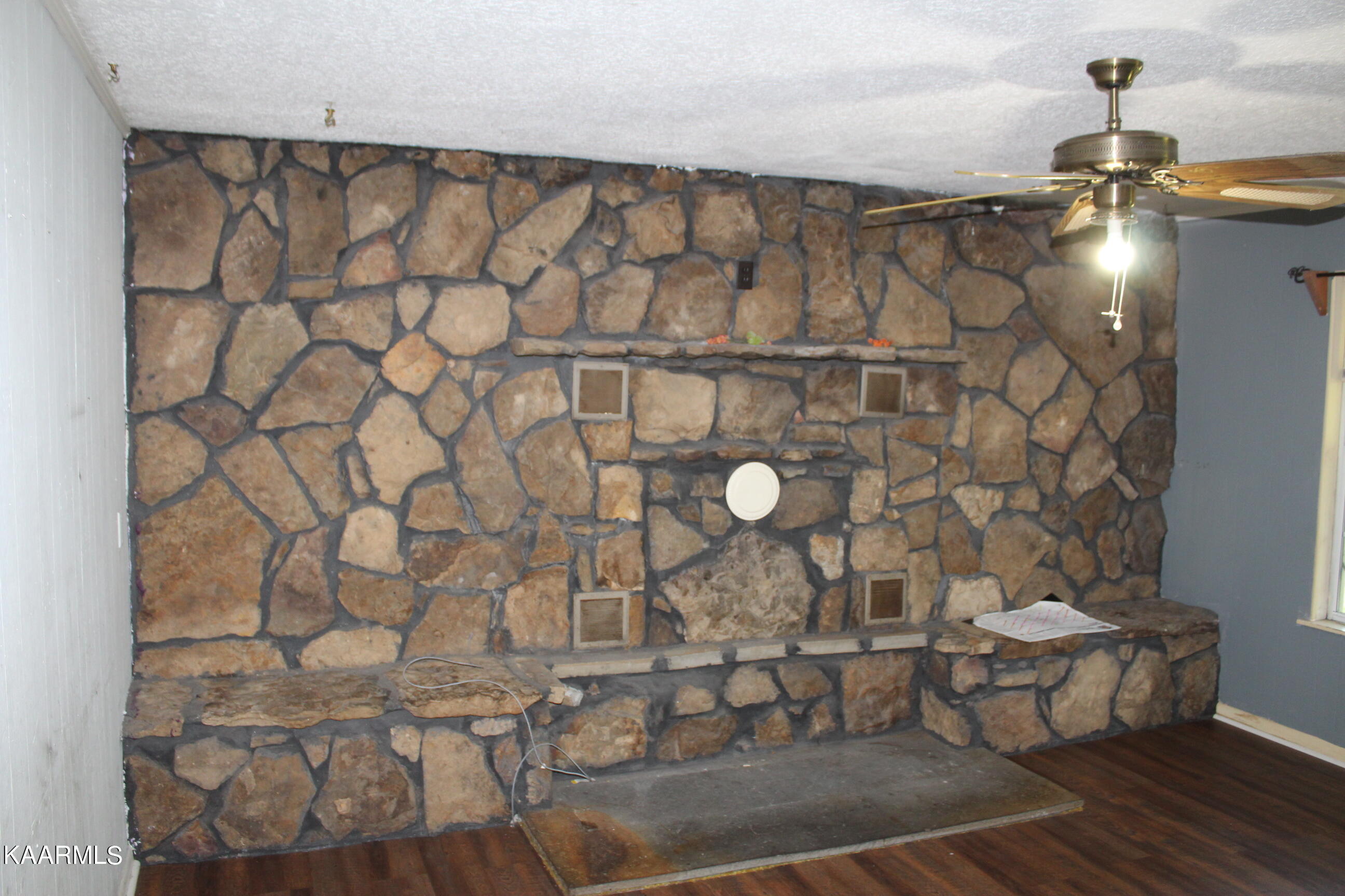 2212 Country Club Road Jamestown, TN 38556 - Photo 7 of 26 043