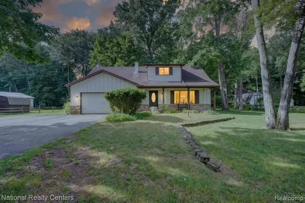 $249,900 | 3107 Dean Road, Lambertville, MI 48144