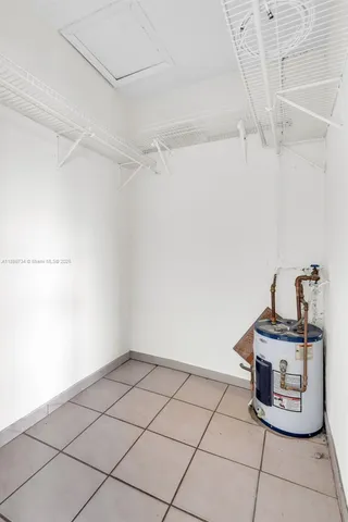 $1,800 | 1154 West 35th Street, Unit 224, Hialeah, FL 33012