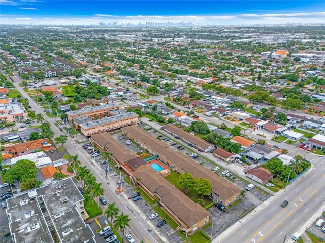 $1,800 | 1154 West 35th Street, Unit 224, Hialeah, FL 33012