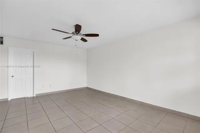 $1,800 | 1154 West 35th Street, Unit 224, Hialeah, FL 33012