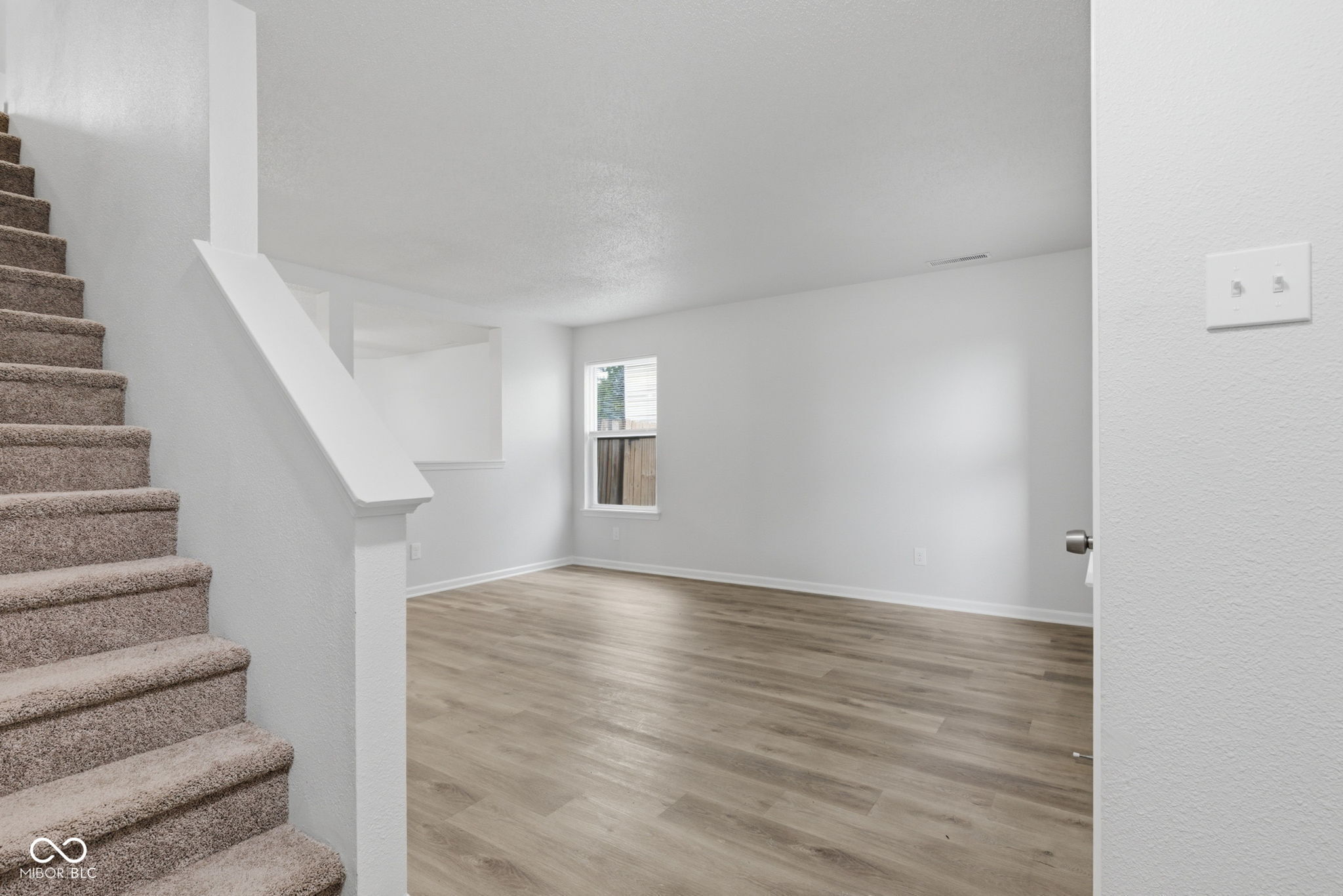 7512 Redcliff Road Indianapolis, IN 46256 - Photo 6 of 47 Gallery Image 6