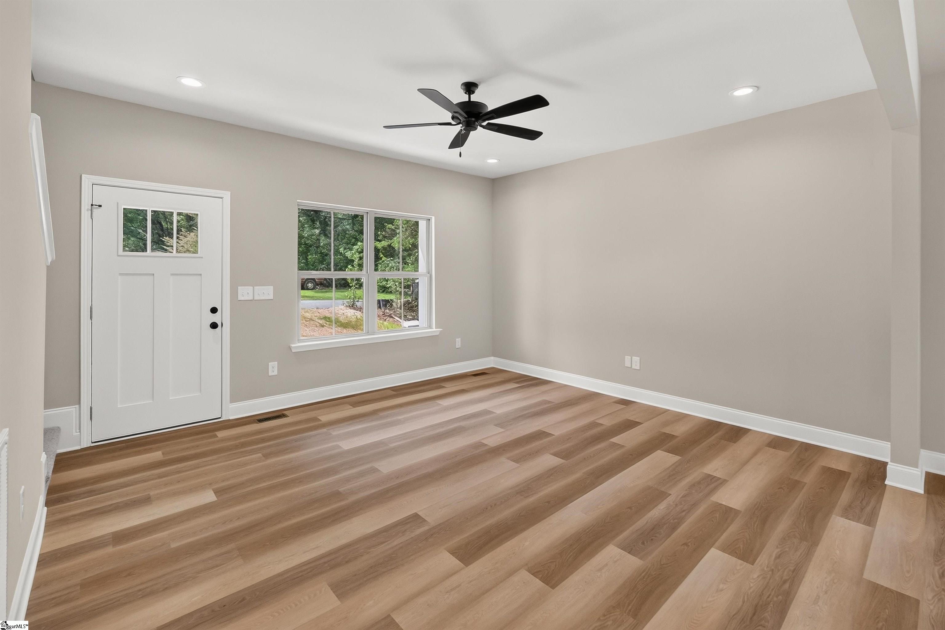 136 South Church Street Duncan, SC 29334 - Photo 3 of 29