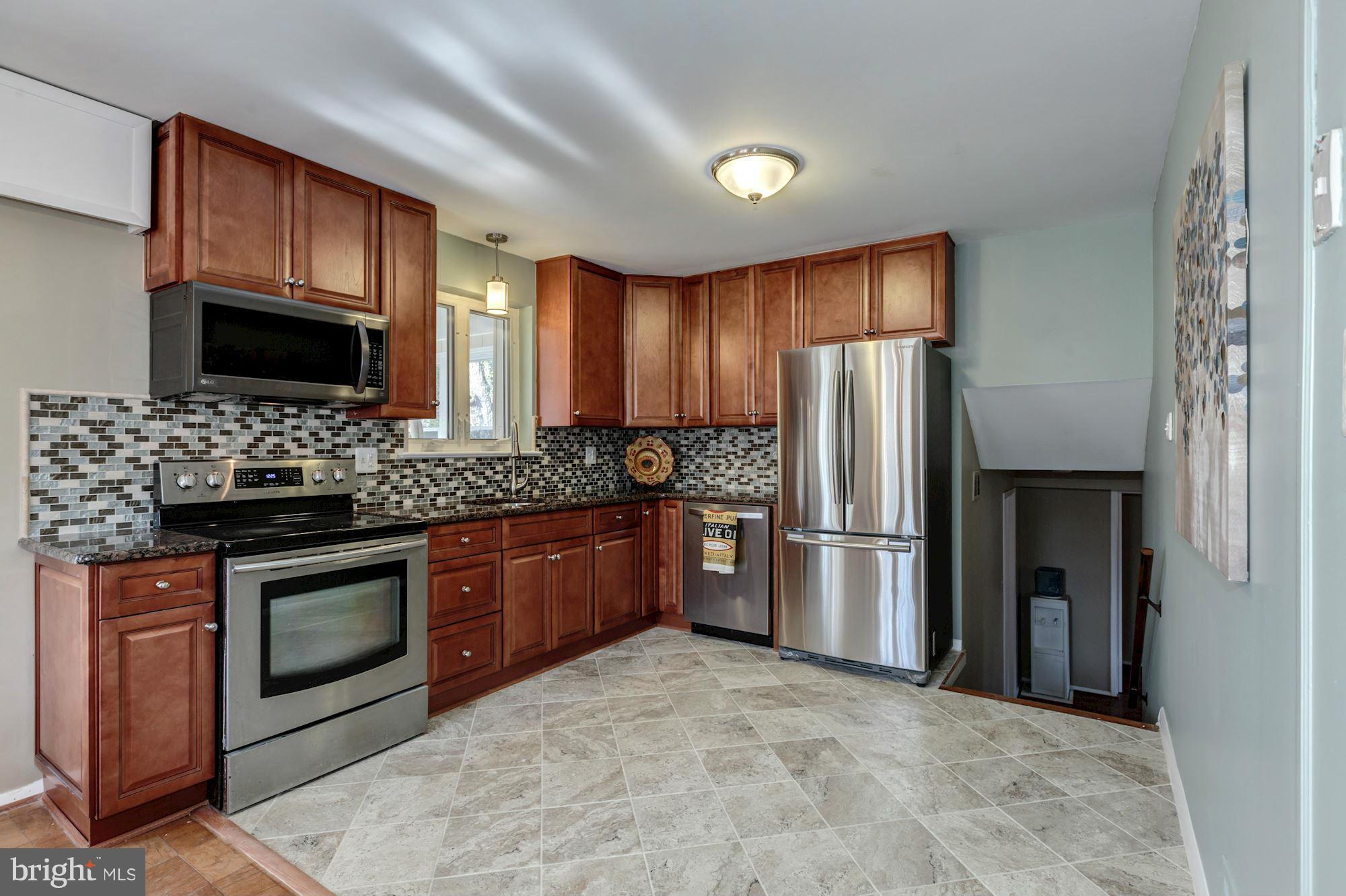 5501 Moultrie Road Springfield, VA 22151 - Photo 3 of 30 Kitchen