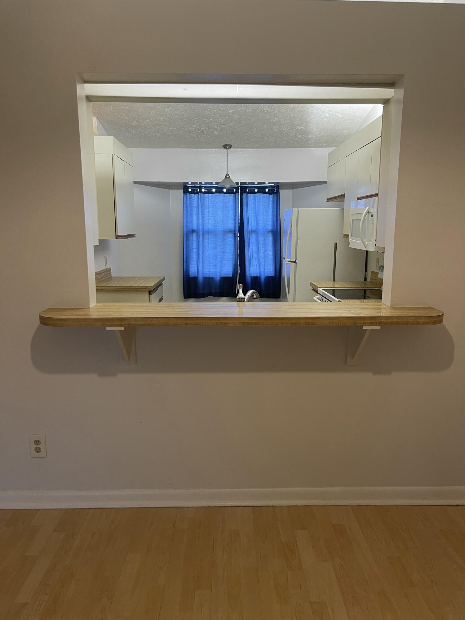 4918 Southeast Salvatori Road Stuart, FL 34997 - Photo 4 of 9 Kitchen/Dining