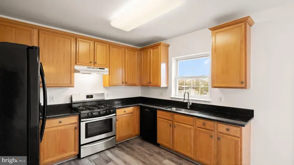 $3,300 | 21753 Ladyslipper Square, Ashburn, VA 20147