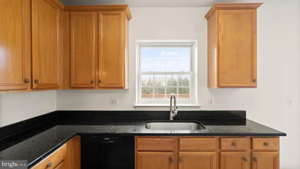 $3,300 | 21753 Ladyslipper Square, Ashburn, VA 20147