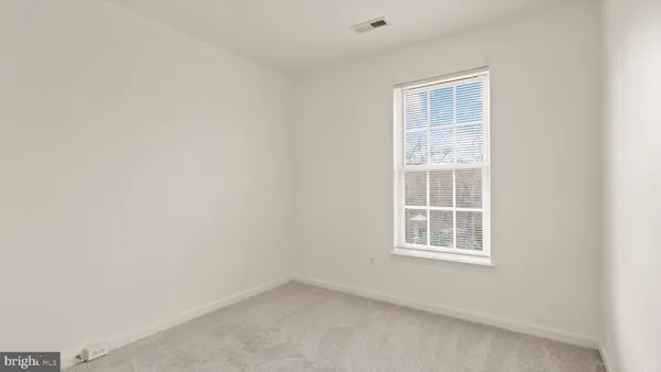 $3,300 | 21753 Ladyslipper Square, Ashburn, VA 20147