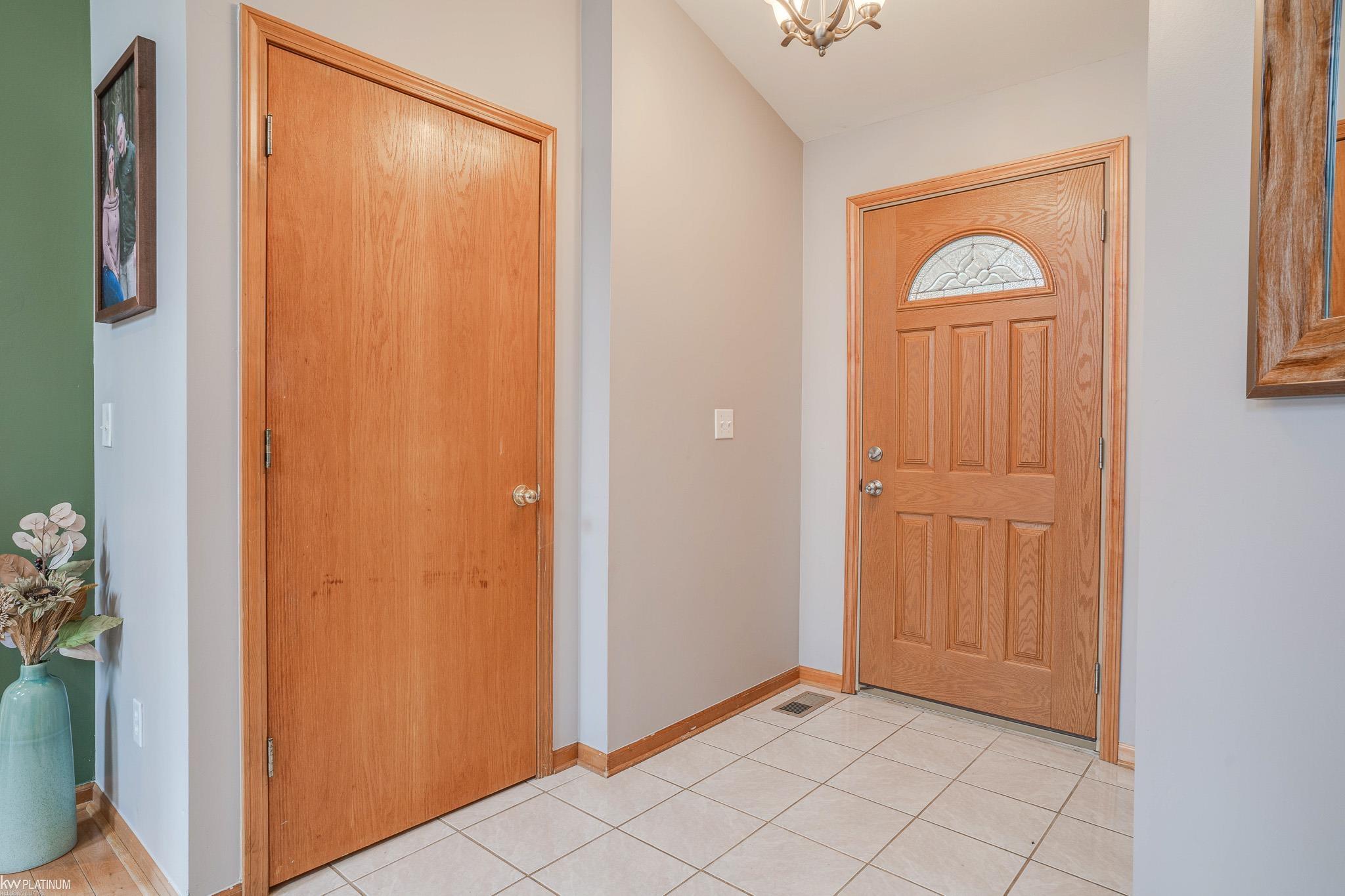 14381 Hess Road Holly, MI 48442 - Photo 8 of 55 50098534-7.JPG