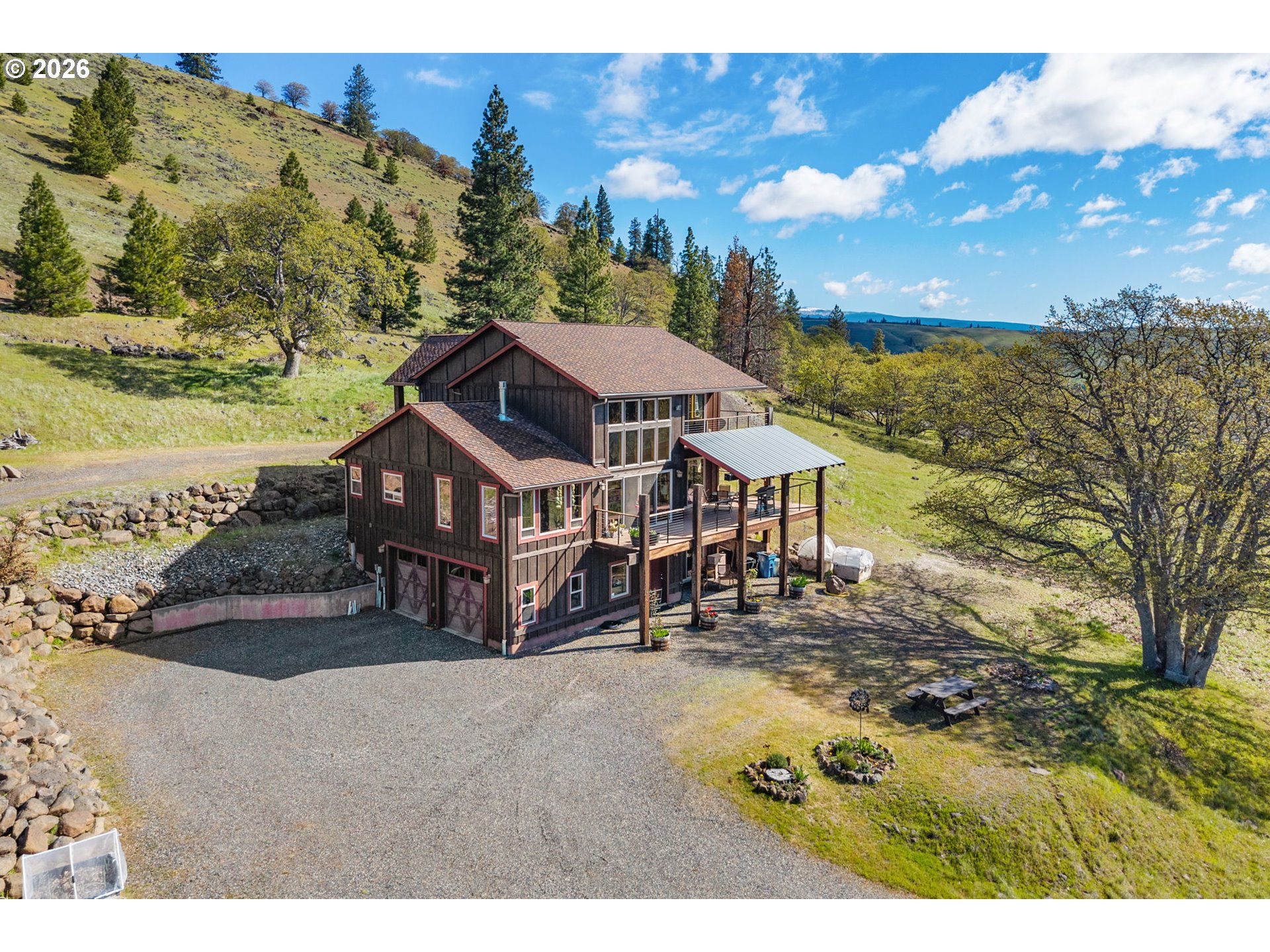 115 Wahkiacus Heights Road Wahkiacus, WA 98670 - Photo 2 of 48