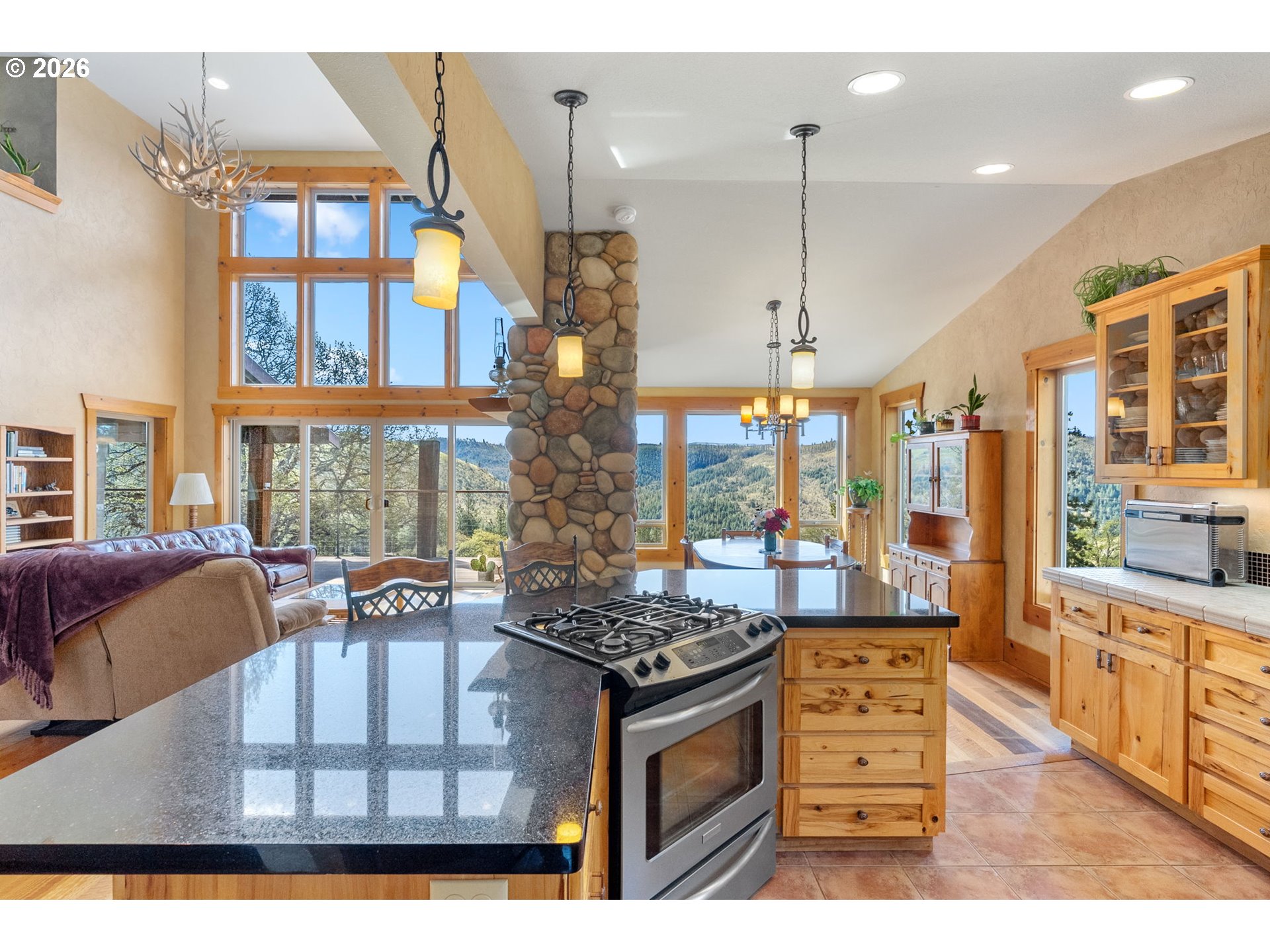 115 Wahkiacus Heights Road Wahkiacus, WA 98670 - Photo 3 of 48