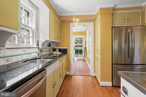 $1,359,000 | 4518 Western Avenue, Bethesda, MD 20816
