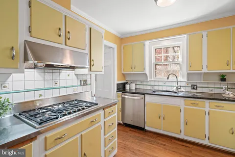 $1,359,000 | 4518 Western Avenue, Bethesda, MD 20816