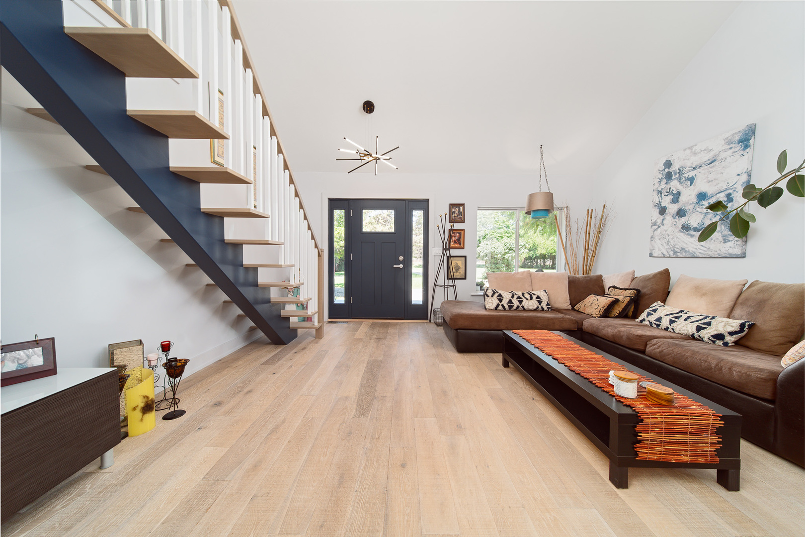 20665 Weiland Road Lincolnshire, IL 60069 - Photo 10 of 32 a living room with furniture and wooden floor