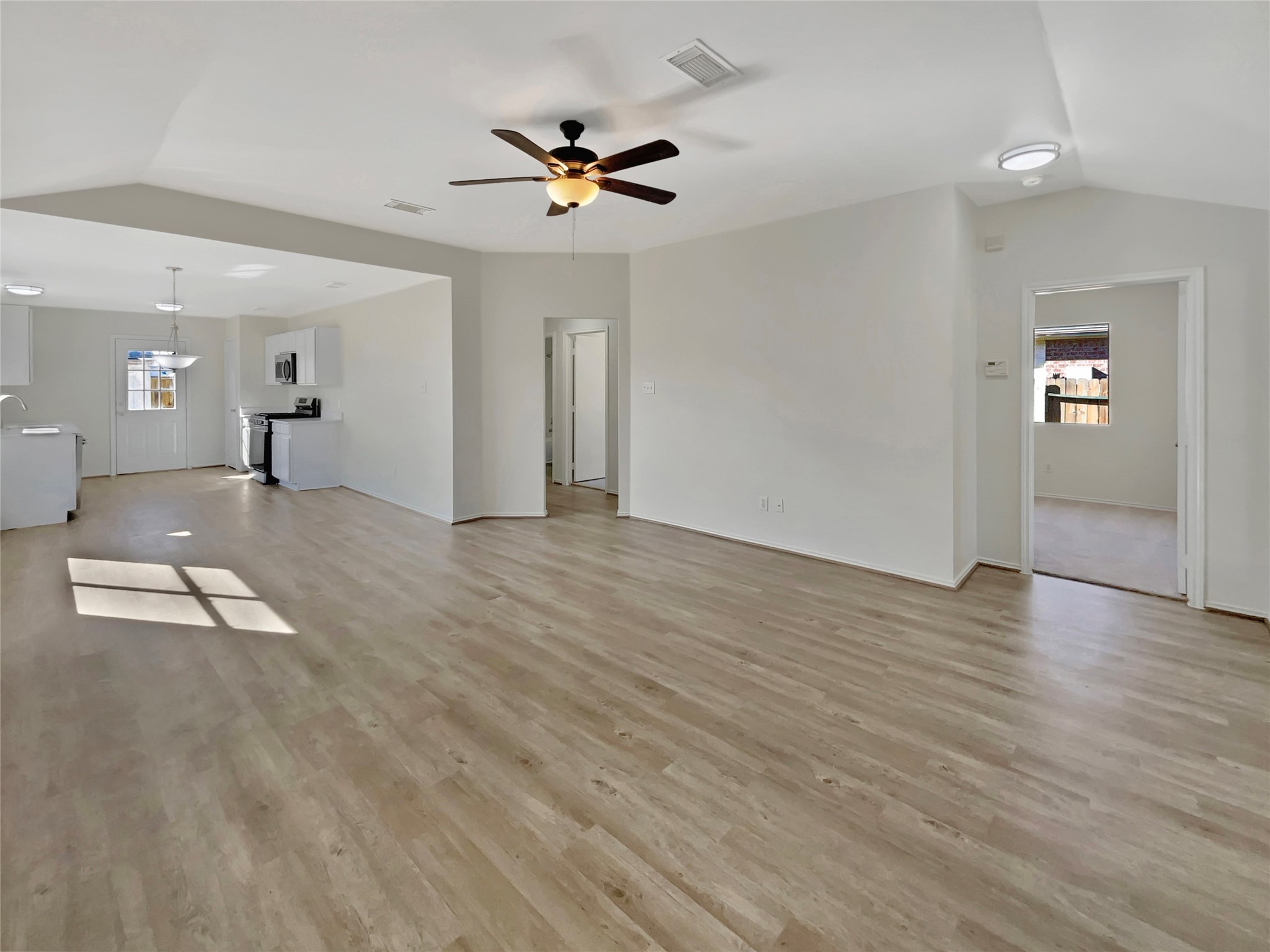 12830 East Greenwick Loop Houston, TX 77085 - Photo 11 of 19