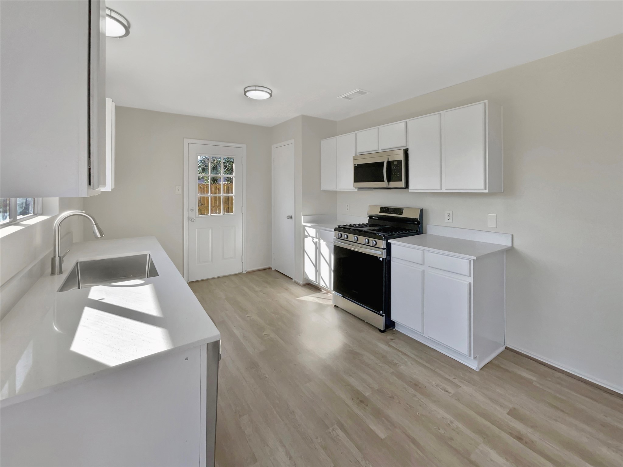 12830 East Greenwick Loop Houston, TX 77085 - Photo 14 of 19