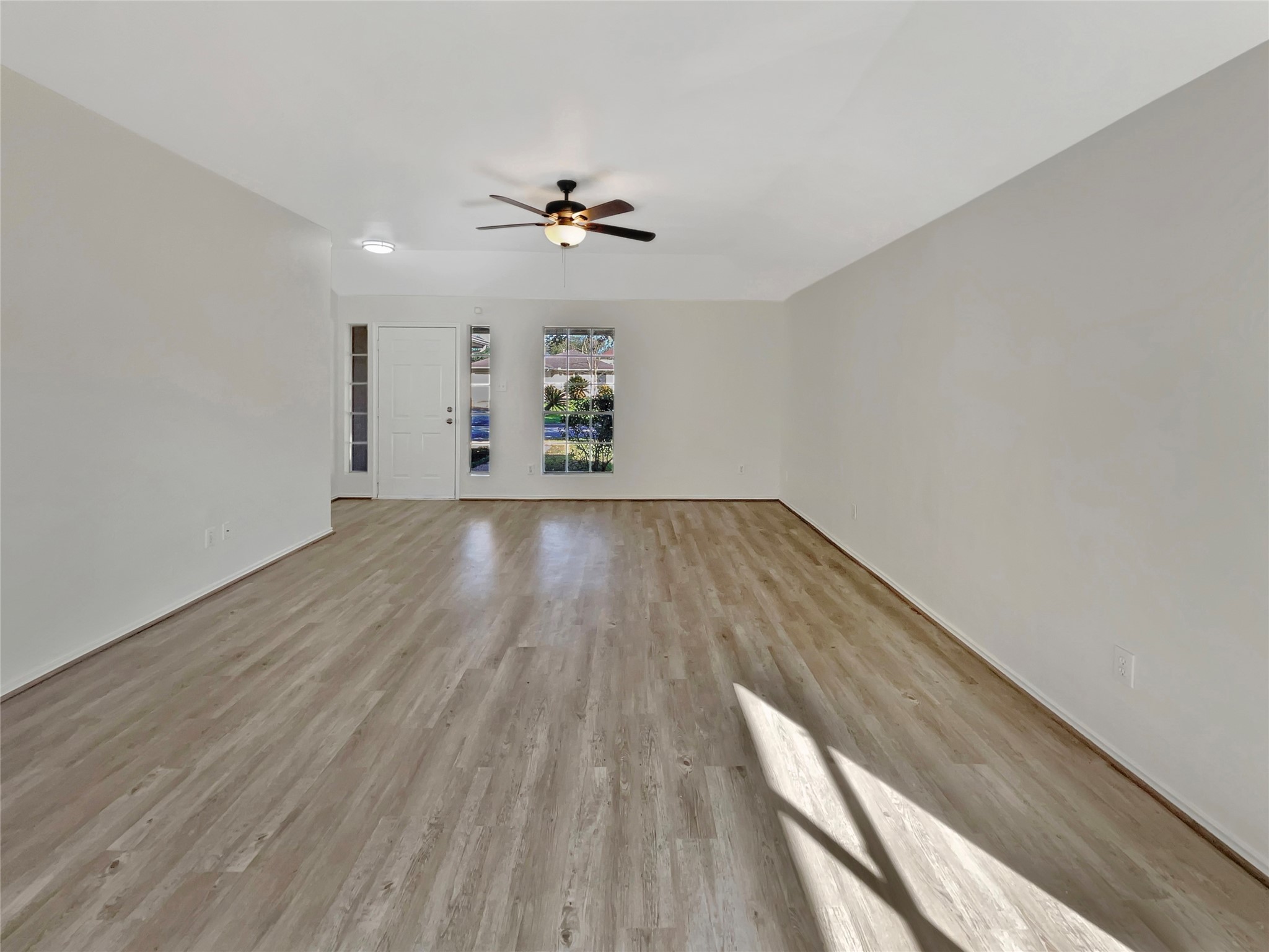 12830 East Greenwick Loop Houston, TX 77085 - Photo 3 of 19