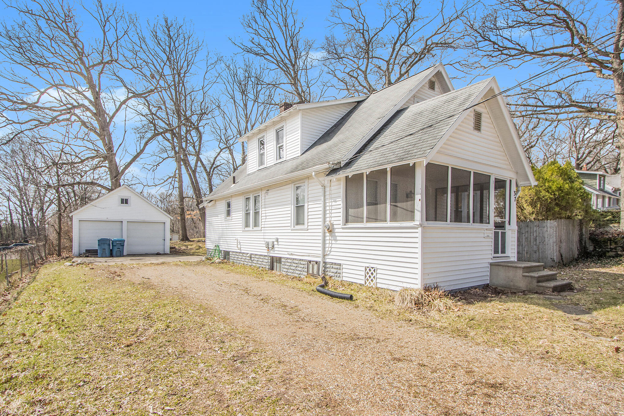 37 Ridgewood Street Kalamazoo, MI 49001 - Photo 2 of 18 37Ridgewood_1