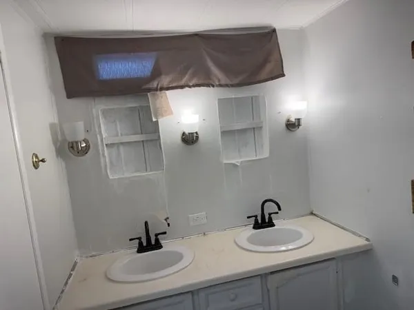 a bathroom with a bathtub