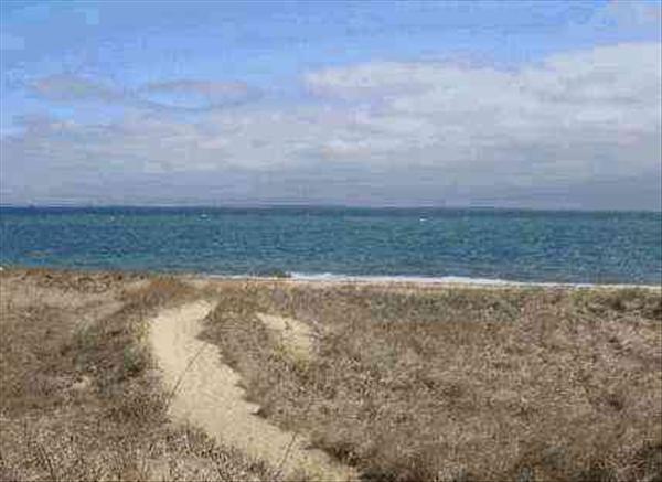 13 Oxcart Road Aquinnah, MA 02535 - Photo 3 of 5 http://d1qzqeyxiitrap.cloudfront.net/photos/12607/600/b63922a0.jpg