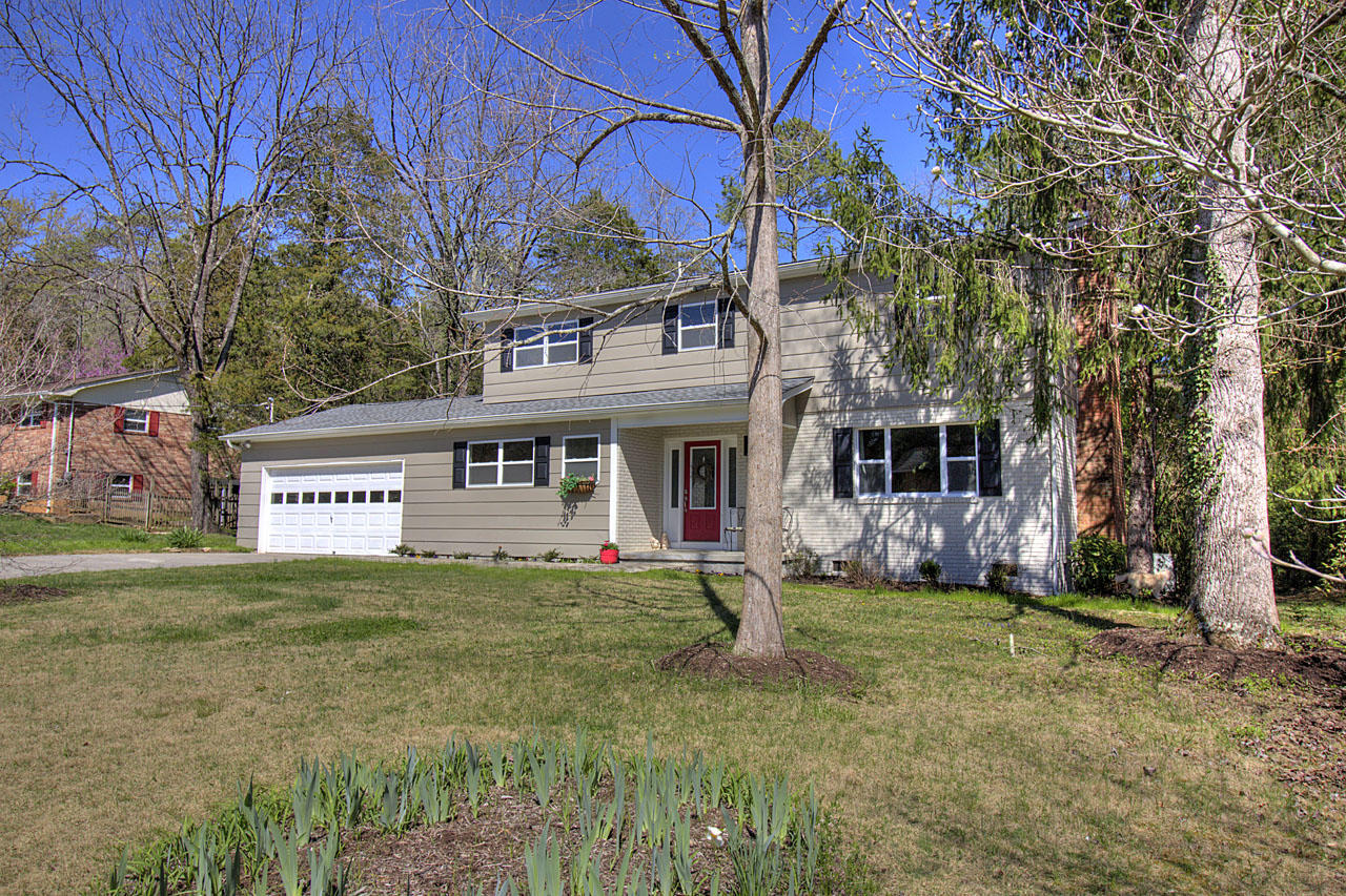102 Case Lane Oak Ridge, TN 37830 - Photo 2 of 40 Front