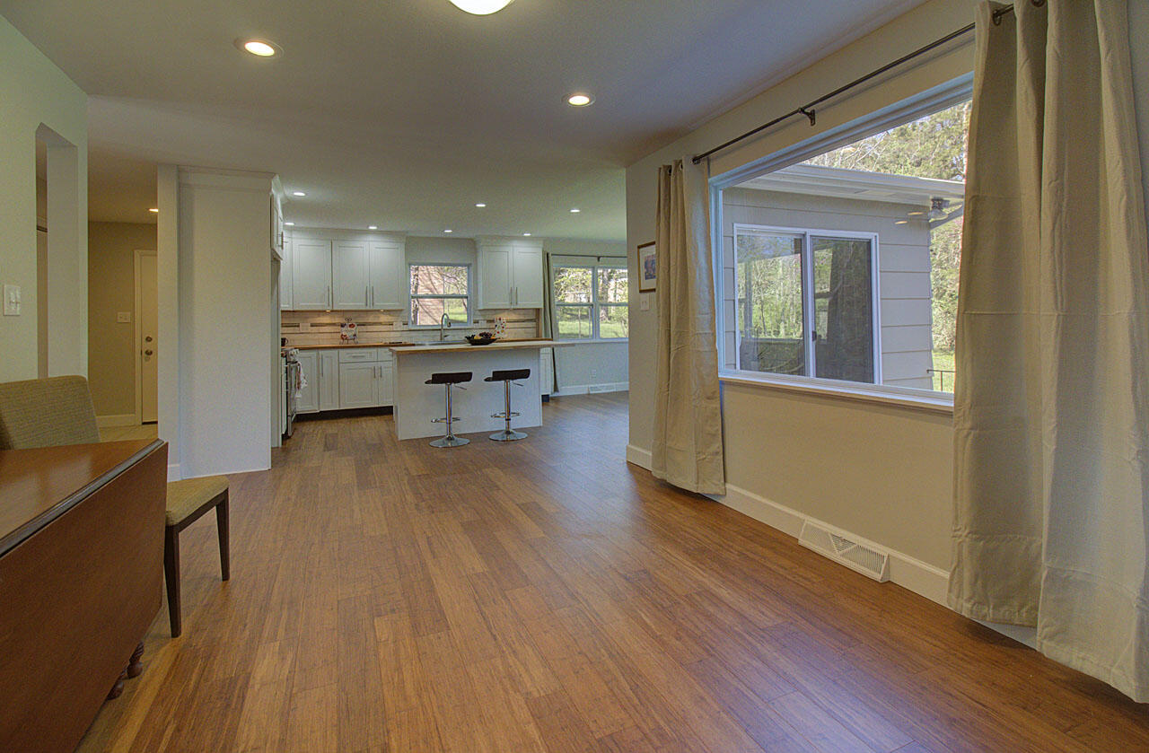 102 Case Lane Oak Ridge, TN 37830 - Photo 27 of 40 Dining Room