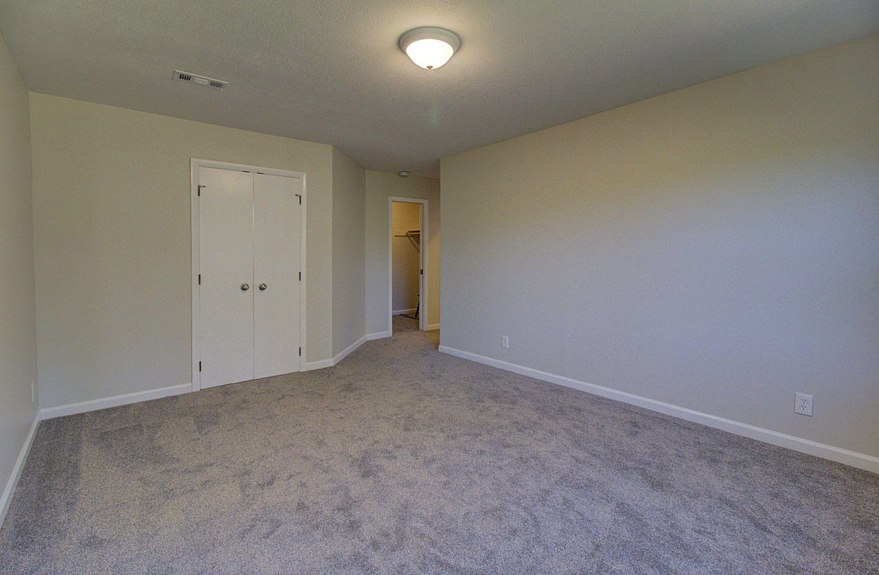 102 Case Lane Oak Ridge, TN 37830 - Photo 30 of 40 Master Bedroom