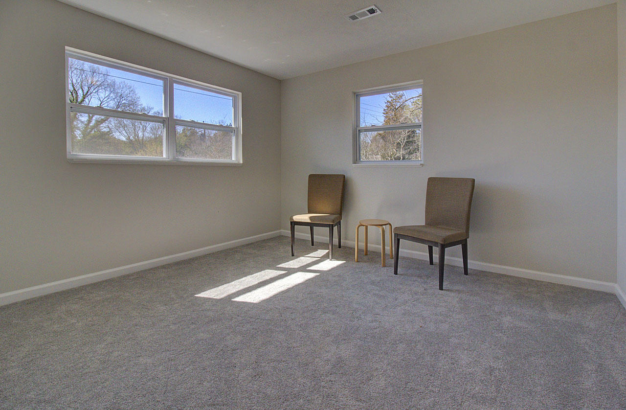 102 Case Lane Oak Ridge, TN 37830 - Photo 35 of 40 Bedroom 1