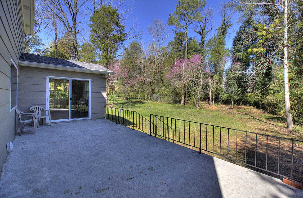 102 Case Lane Oak Ridge, TN 37830 - Photo 8 of 40 Patio