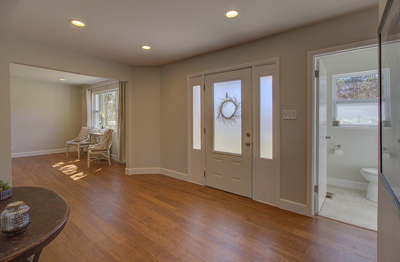 102 Case Lane Oak Ridge, TN 37830 - Photo 10 of 40 Entry